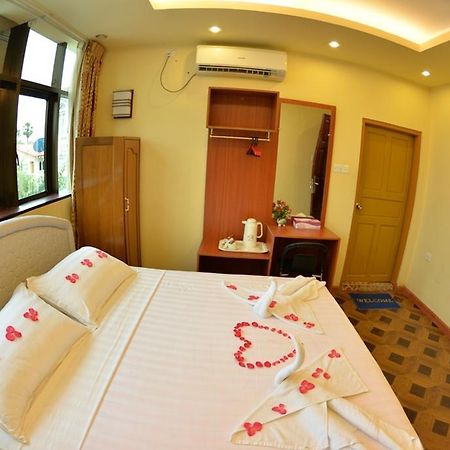 New Golden Forward Hotel Yangon Extérieur photo