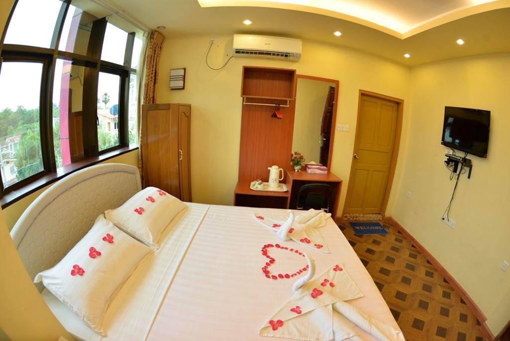 New Golden Forward Hotel Yangon Extérieur photo