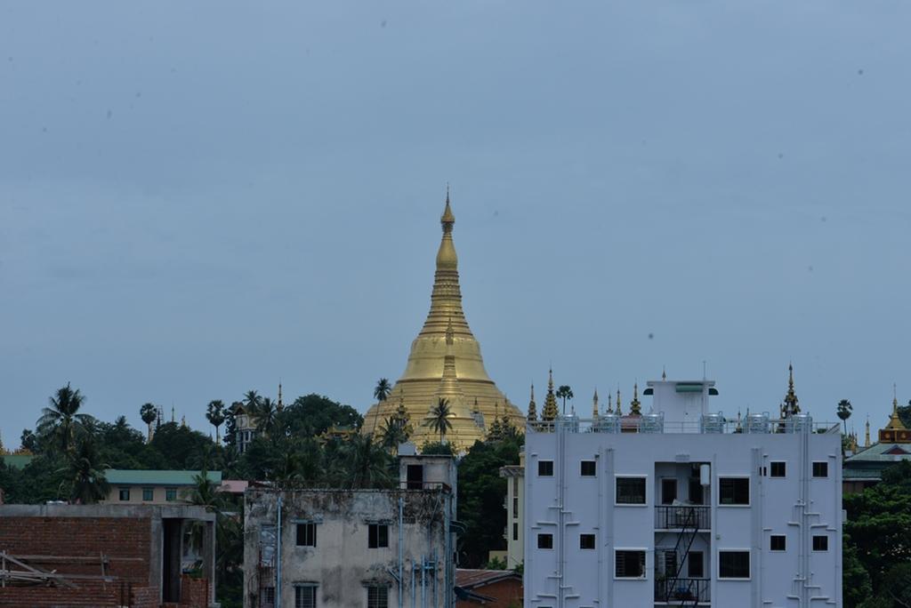 New Golden Forward Hotel Yangon Extérieur photo
