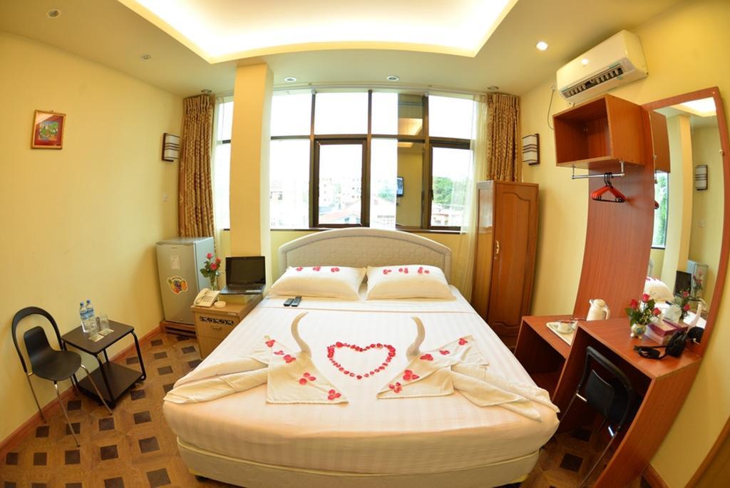 New Golden Forward Hotel Yangon Extérieur photo