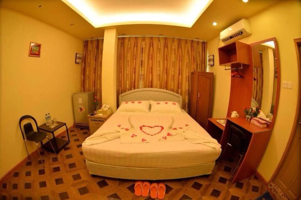 New Golden Forward Hotel Yangon Extérieur photo
