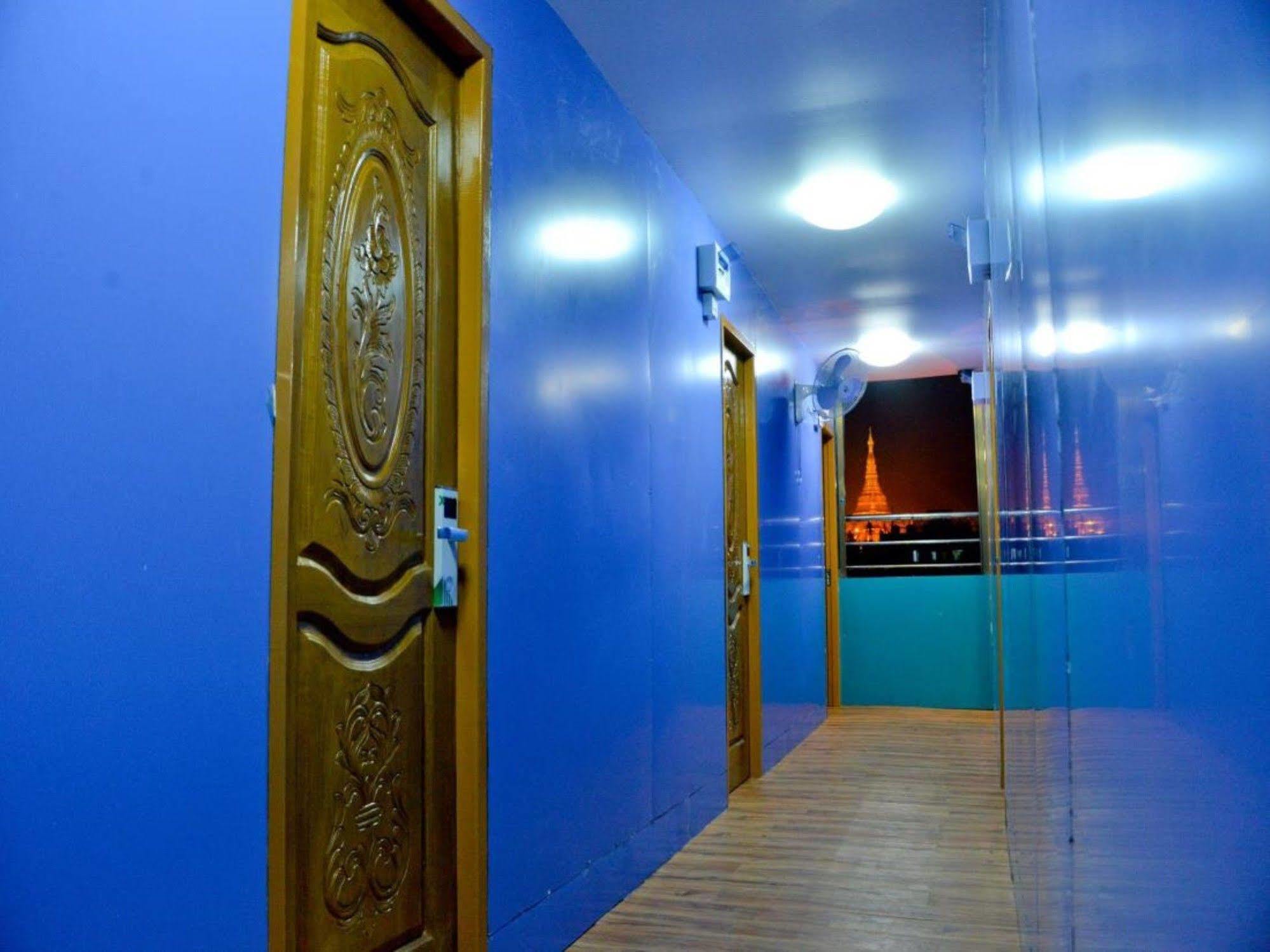 New Golden Forward Hotel Yangon Extérieur photo