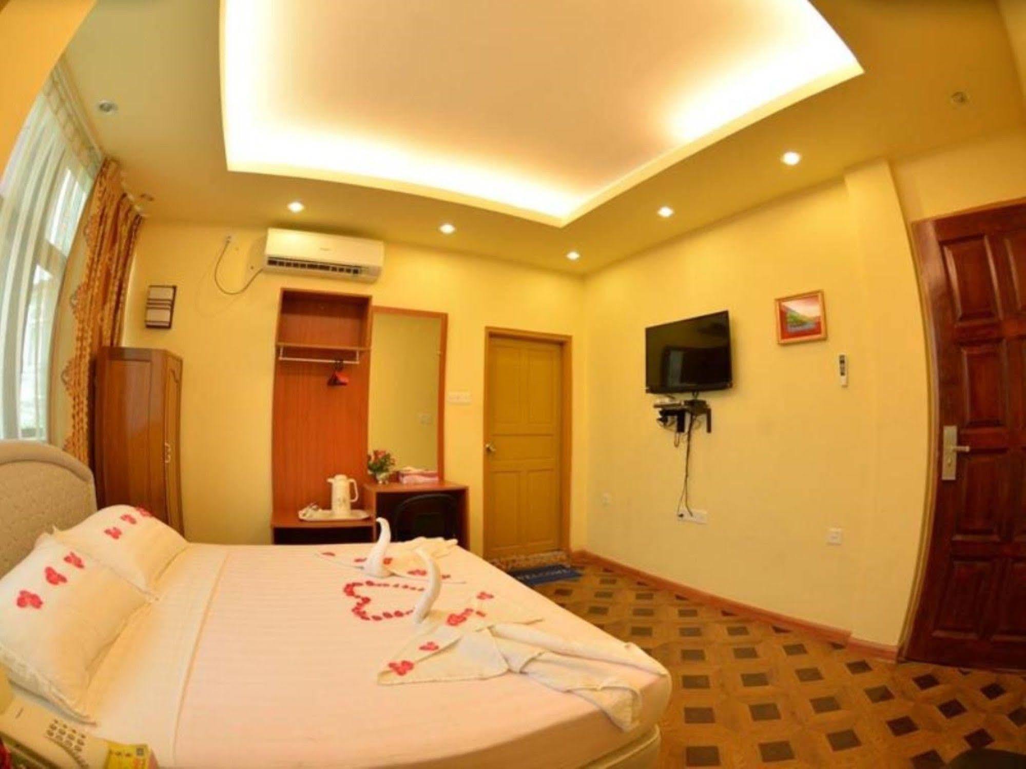 New Golden Forward Hotel Yangon Extérieur photo